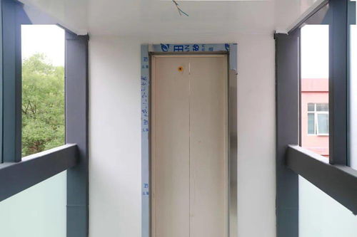 石景山某小區(qū)老樓電梯增設(shè)工程進入收尾階段，居民“一鍵直達”生活指日可待
